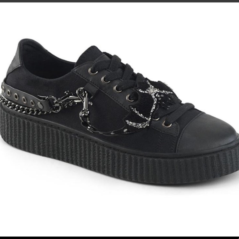 DEMONIA Sneakers